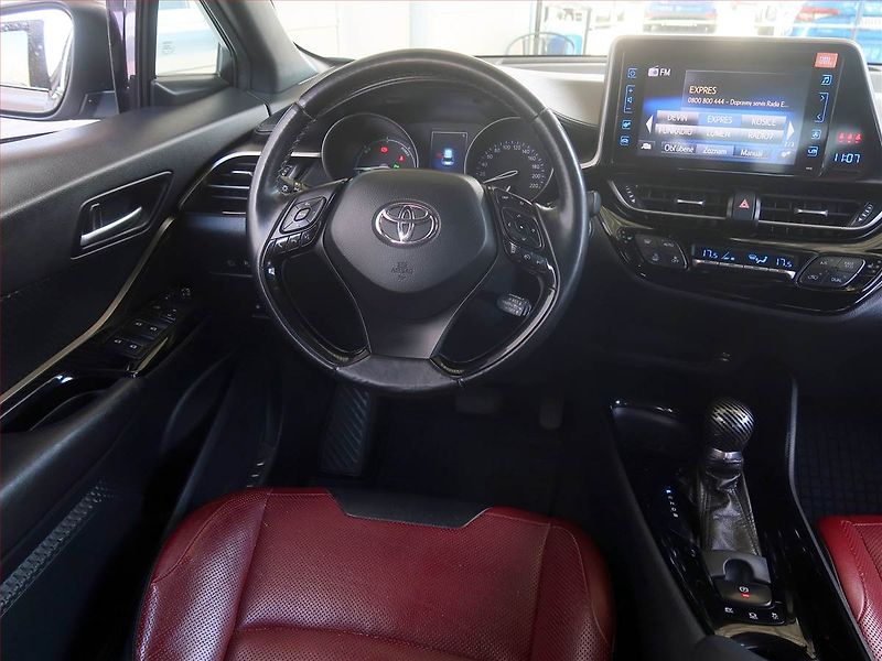 Toyota C-HR (2018) Selection 1.8 Hybrid, Automat - fotka 7 z 19