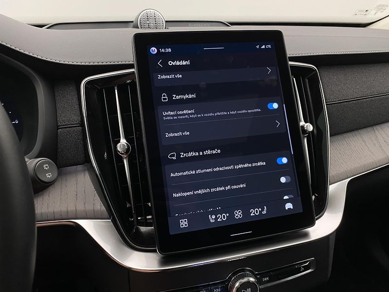 Volvo XC90 T8 RECHARGE BRIGHT ULTRA 7míst - fotka 55 z 70