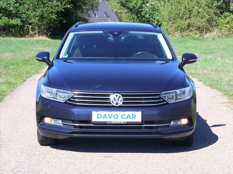 Volkswagen Passat 2.0 TDI 110kW Comfortline - fotka 2 z 33