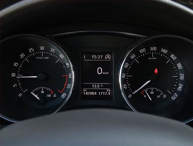 Škoda Superb (2014) Laurin&Klement 2.0 TDI, 4X4 - fotka 11 z 17