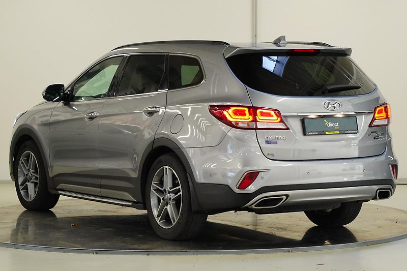 Hyundai Grand Santa Fe - fotka 7 z 29