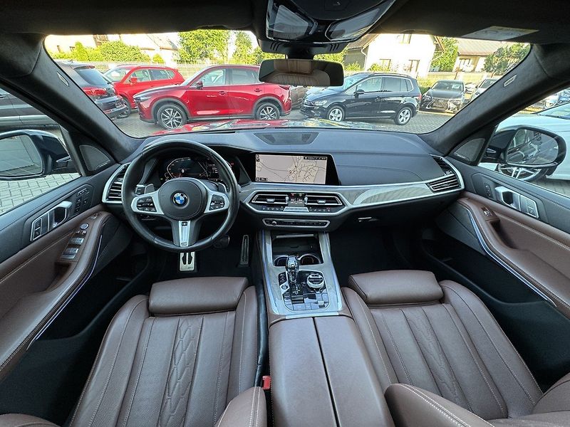 BMW X7 (2021) xDrive 40d M-Paket Pano - fotka 6 z 49