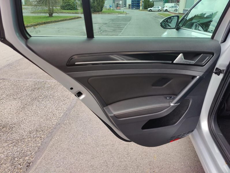 Volkswagen Golf 1,6 TDI Bluemotion /CEBIA - fotka 13 z 29