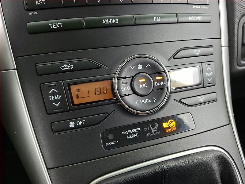 Toyota Auris (2011) 1.6 Valvematic, Tempomat - fotka 15 z 17