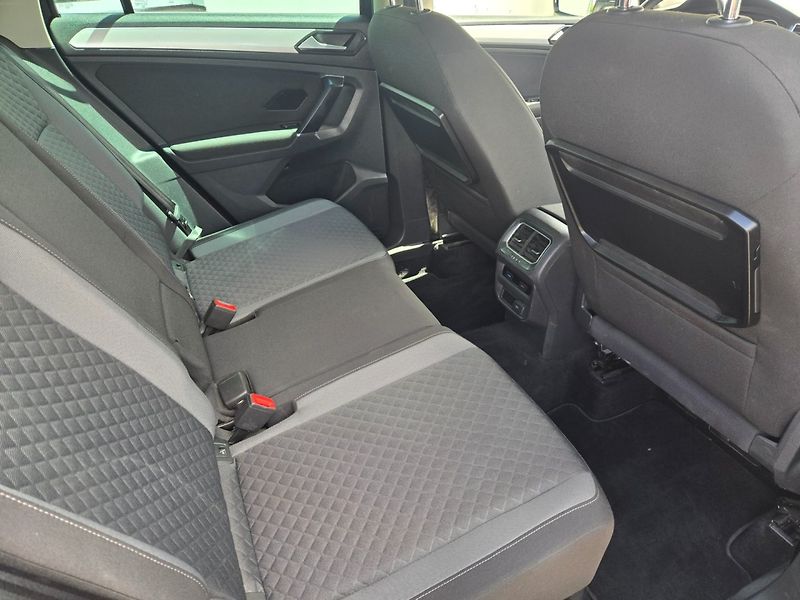 Volkswagen Tiguan (2016) 2.0 TDI NAVI, Serviska - fotka 16 z 39