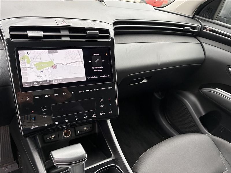Hyundai Tucson 1.6 T-GDi HEV 48V Hybrid 4x4 - fotka 14 z 25