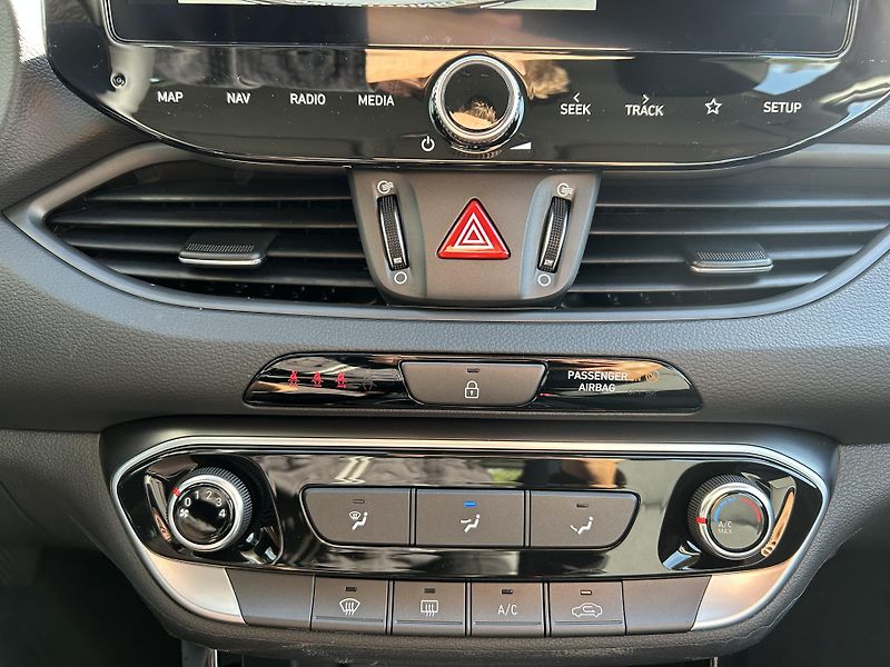 Hyundai i30 WG 1,5i 70 kW MT COMFORT FL - fotka 26 z 30