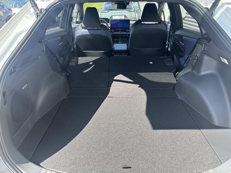 Subaru Solterra (2026) Touring 73 kWh AWD 252 kW - fotka 19 z 74