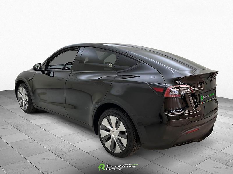 Tesla Model Y (2023) Berlín – 79 kWh – 35 883 km - fotka 3 z 12