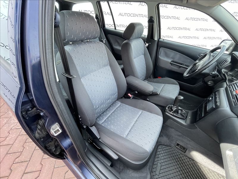 Škoda Octavia 1,9 tdi 66kw Amb. 1.majitel - fotka 18 z 25