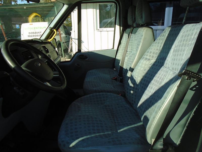 Ford Transit (2013) 2.2 TDCi L3H2 BUS 9 míst * - fotka 25 z 33