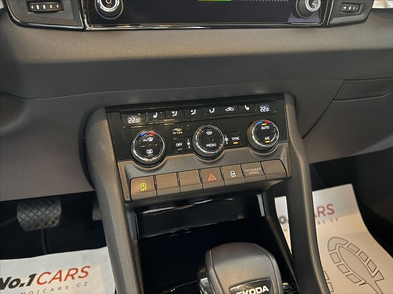 Škoda Karoq 2,0   TDI DSG 4X4 VIRTUAL ACC - fotka 18 z 33