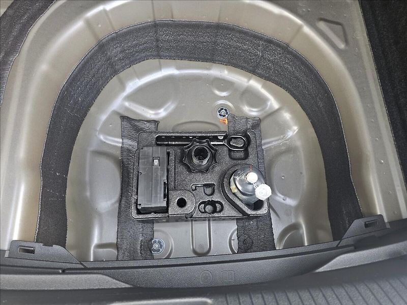 Volkswagen Taigo 1,0 TSi 70KW Life NAVI STK DPH - fotka 27 z 41
