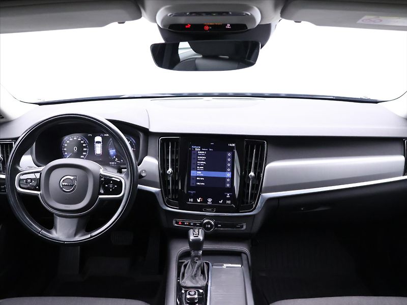 Volvo V90 2,0 D4 140kW Aut. AWD Momentum - fotka 22 z 30