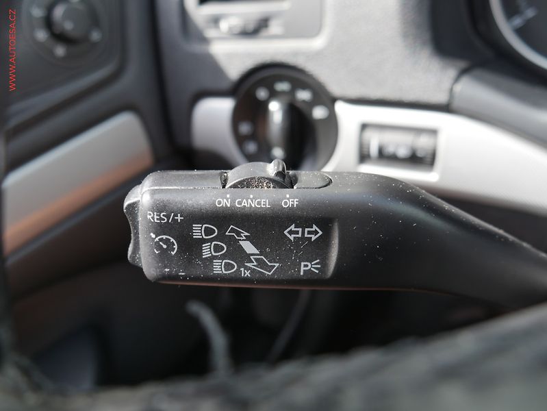 Škoda Octavia (2012) 1.6 TDi, ČR, Elegance - fotka 14 z 23