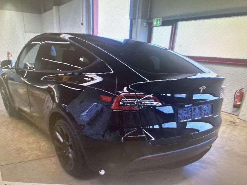 Tesla Model Y LONG RANGE DUAL MOTOR 94,4% - fotka 2 z 5