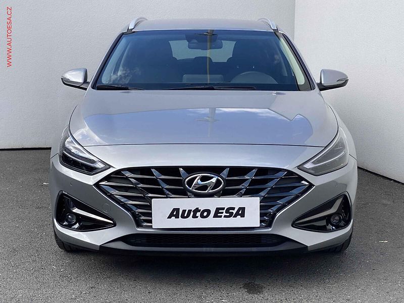 Hyundai i30 (2023) 1.5 DPi, 2.maj,ČR, Smart - fotka 2 z 18