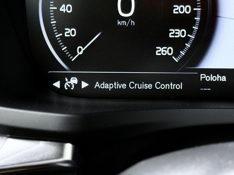 Volvo V60 CrossCountry D4 AWD // 4x4 - fotka 27 z 43