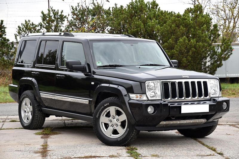 Jeep Commander 3.0 CRD V6 AT 4WD LIMITED,7SED - fotka 1 z 50