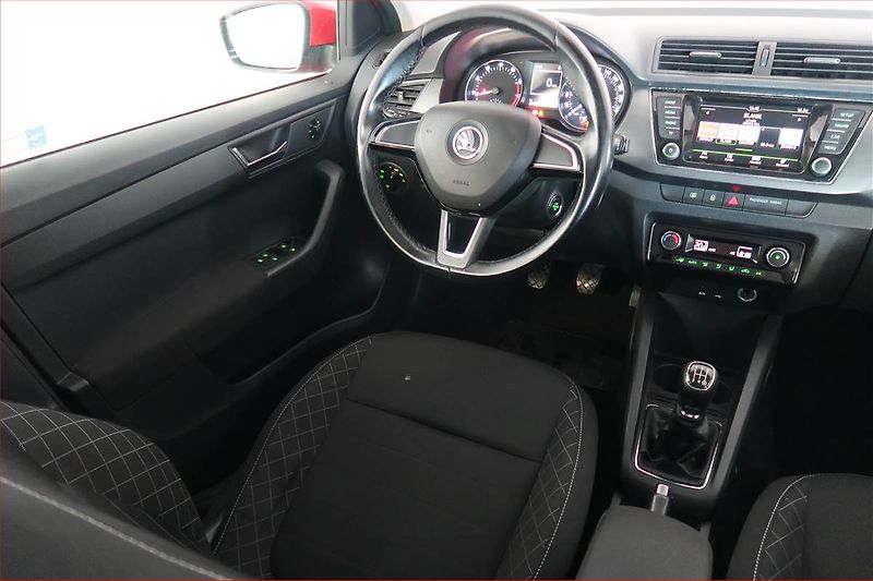 Škoda Fabia (2016) Ambition 1.0, Park. senzory - fotka 7 z 18