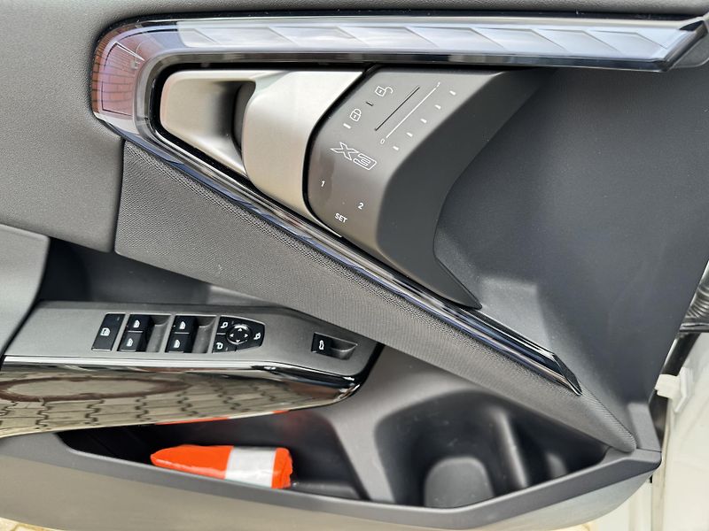BMW X3 40xD-M PAKET-R19-LED-H&K - fotka 15 z 36