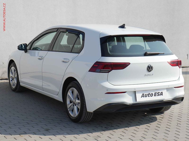 Volkswagen Golf (2023) 1.0TSi, 2.maj,ČR, Life, LED - fotka 6 z 18