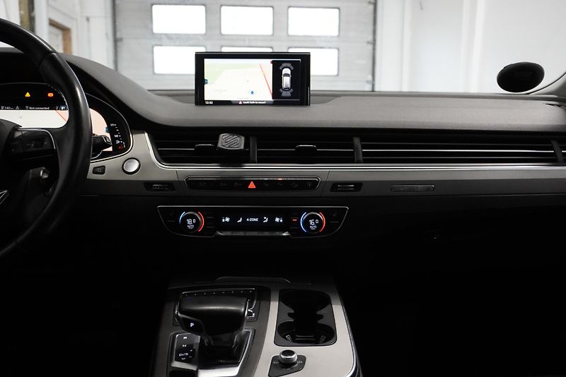 Audi Q7 3.0 TDI QUATTRO AUTOMAT - fotka 24 z 33