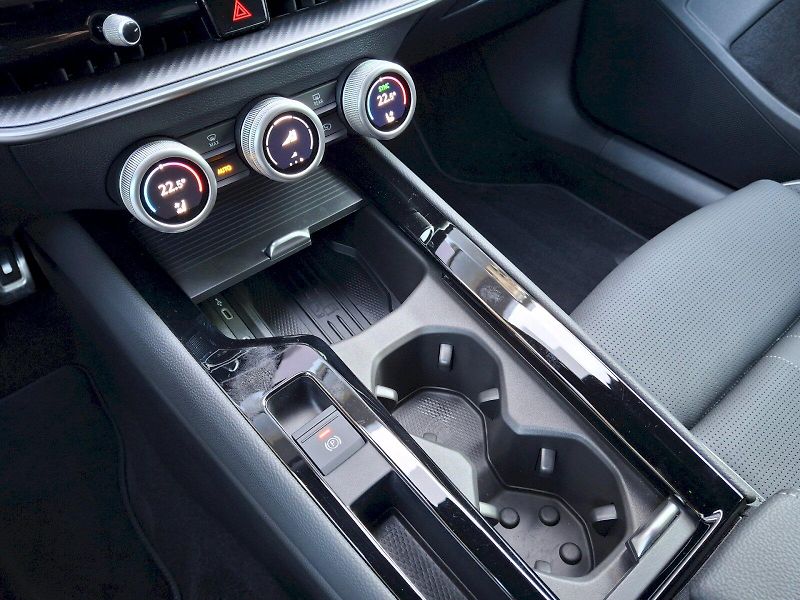Škoda Superb (2025) Combi iV SportLine DSG 1,5TSi - fotka 30 z 35