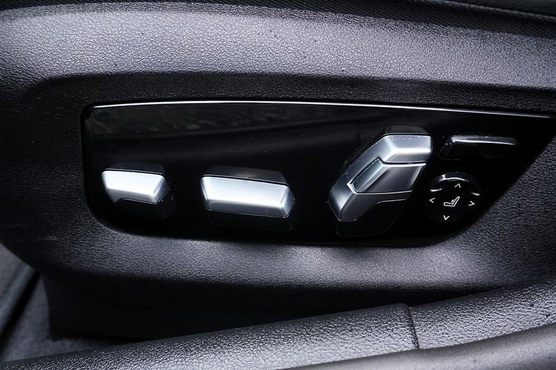 BMW Řada 5 545e xDríve, ČR, Ventilace - fotka 25 z 31