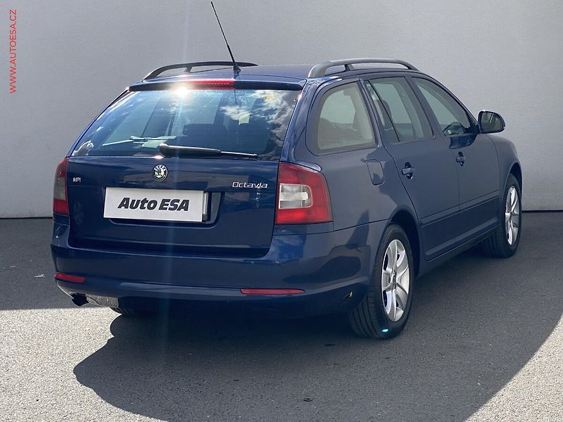 Škoda Octavia (2009) 1.6MPi Sport, ČR, Klima - fotka 4 z 14