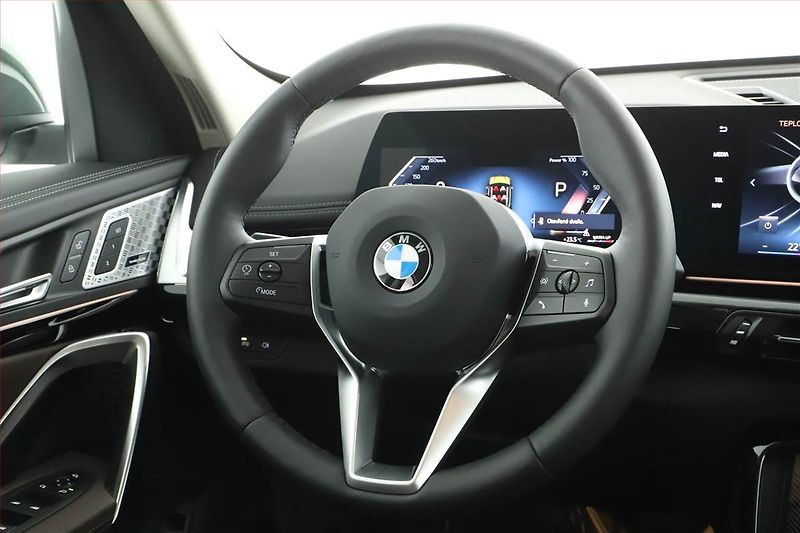 BMW X1 (2025) sDrive20i, XLine, Kamera - fotka 8 z 23