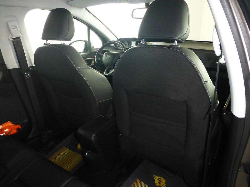 Peugeot 2008 (2015) 1,6HDI-88KW*NAVI*ALU*VYHŘ.SED* - fotka 24 z 29