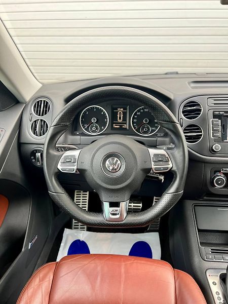 Volkswagen Tiguan (2010) DSG R-LINE VÝBAVA NIZKY NAJEZD - fotka 13 z 35