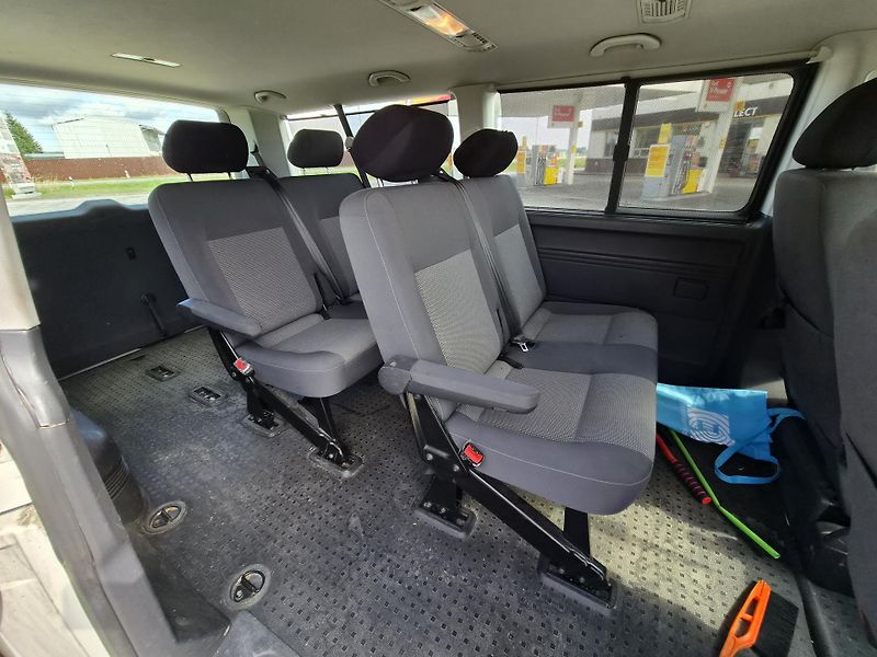 Volkswagen Caravelle 2,0 TDI - fotka 6 z 10