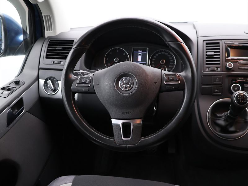 Volkswagen Multivan 2,0 TDI 103kW Highline Tažné - fotka 17 z 34