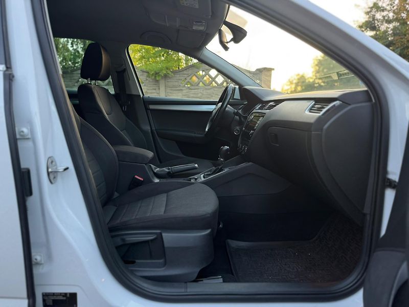 Škoda Octavia 2.0TDi STYLE 1.MAJ DPH ROZVODY - fotka 10 z 25