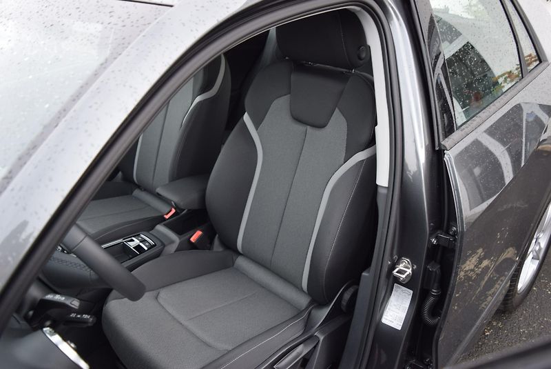 Audi Q2 (2025) 1.5TSI 110kw 35TFSI S-LINE NAV - fotka 22 z 46