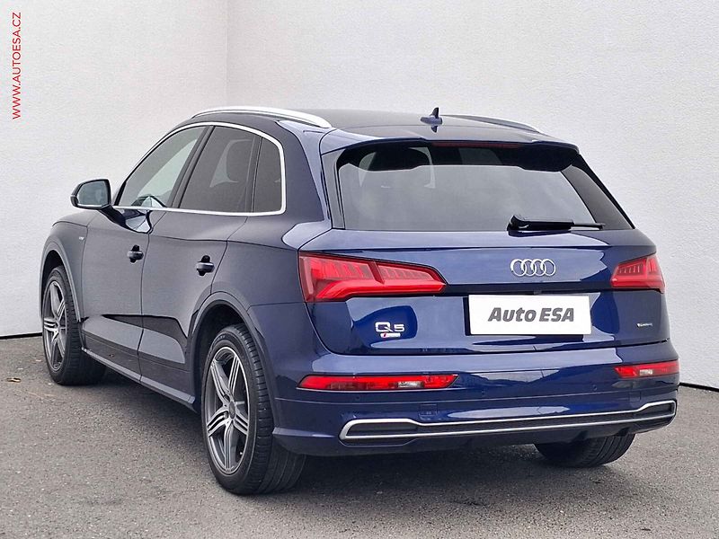 Audi Q5 (2018) 2.0 TFSi quattro, S-line, AT - fotka 6 z 21