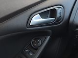 Ford Focus (2015) TREND SPORT 1.0 92kW, ČR, Serv - náhled 13