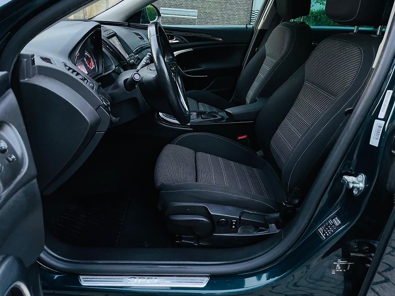 Opel Insignia 2.0CDTi MANUÁL KAMERA SERVISKA - fotka 27 z 46