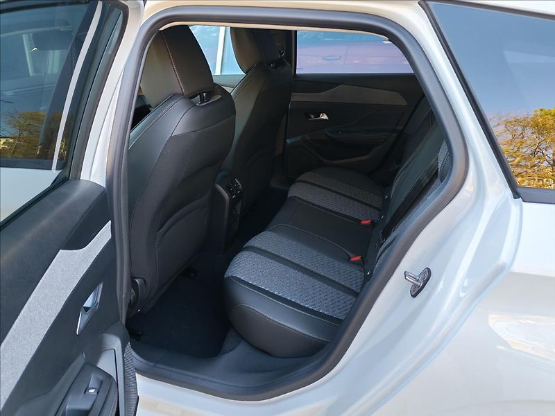Peugeot 308 (2026) SW ALLURE Hybrid 145 e-DCS6 - fotka 9 z 18