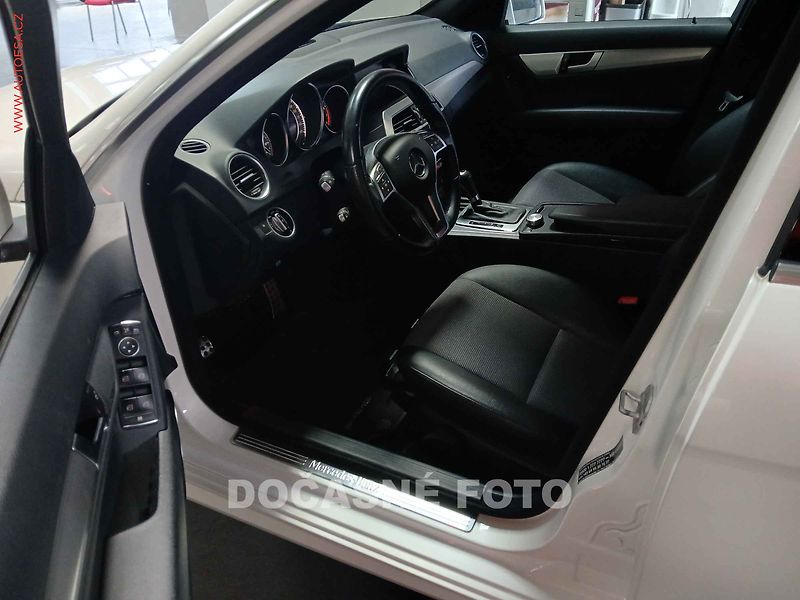 Mercedes-Benz Třídy C (2013) 1.6 CGI C180 - fotka 3 z 3