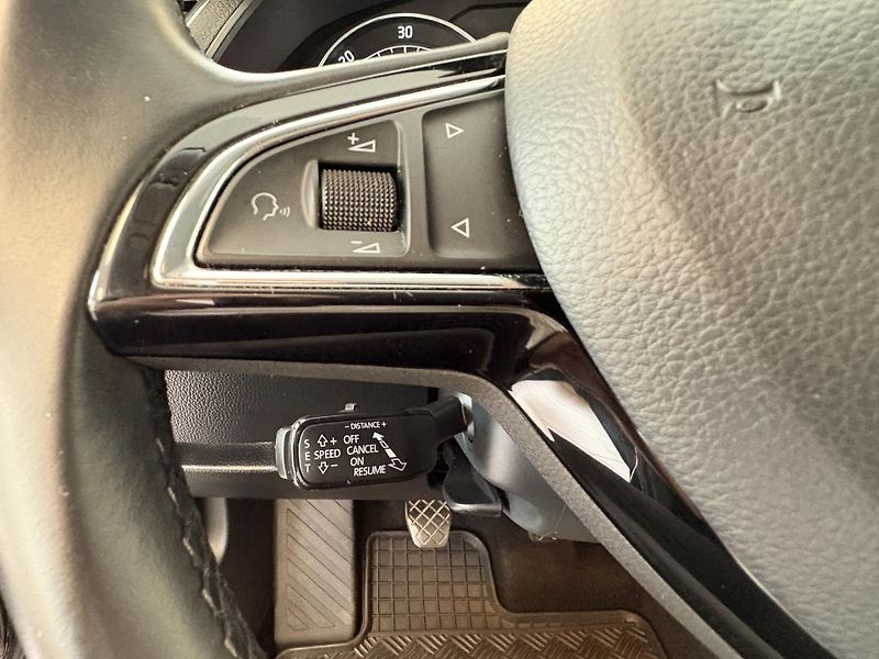 Škoda Superb Combi 1.6 TDI STYLE 88 kW M6F - fotka 12 z 30