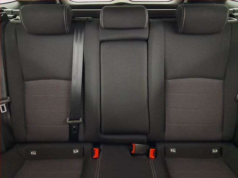 Toyota Avensis (2016) 2.0 D-4D, Navi, Tempomat - fotka 10 z 20