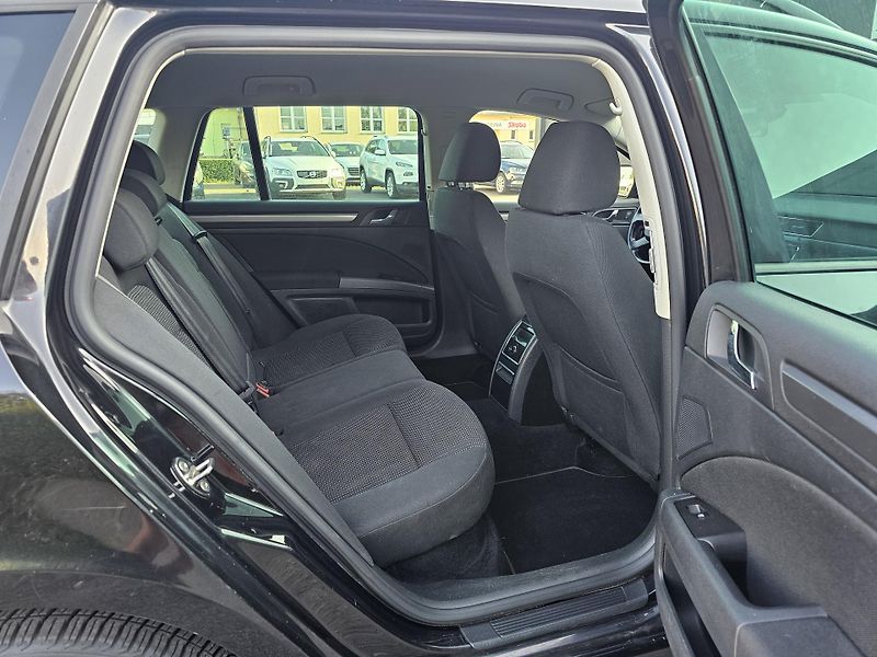Škoda Superb 1.4 TSI 92kW,TAŽNÉ,SERVISKA - fotka 30 z 45