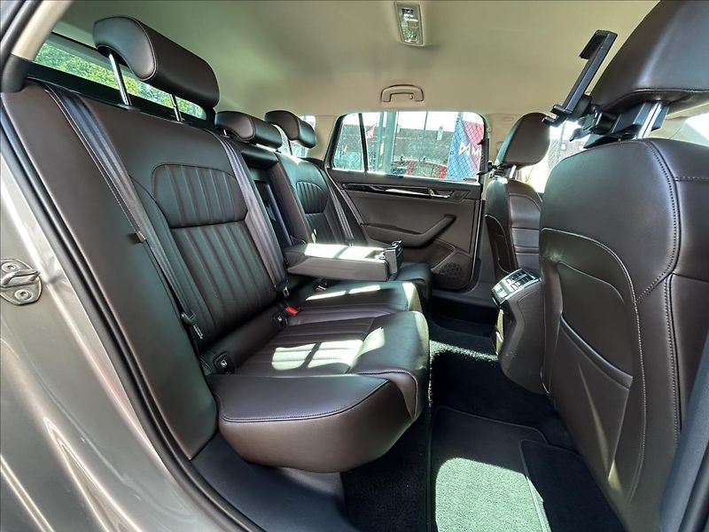 Škoda Superb 2,0 TDi 4x4  L&K DPH WEBASTO - fotka 35 z 50