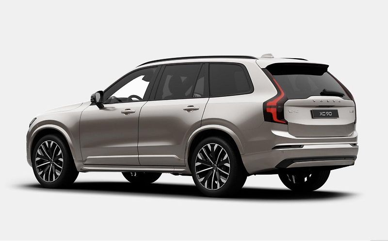 Volvo XC90 (2026) B5 AWD PLUS DARK - fotka 3 z 17