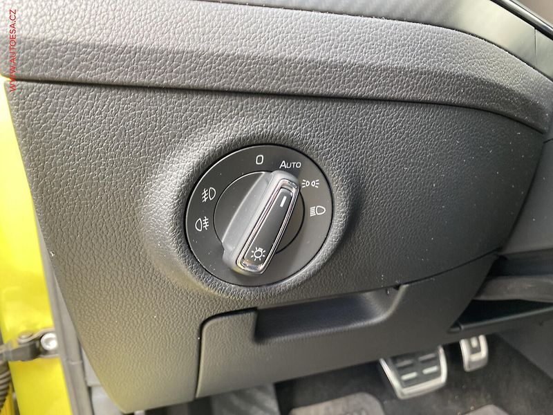 Škoda Superb (2020) 2.0 TDi, ČR, DSG, navi, LED - fotka 16 z 22