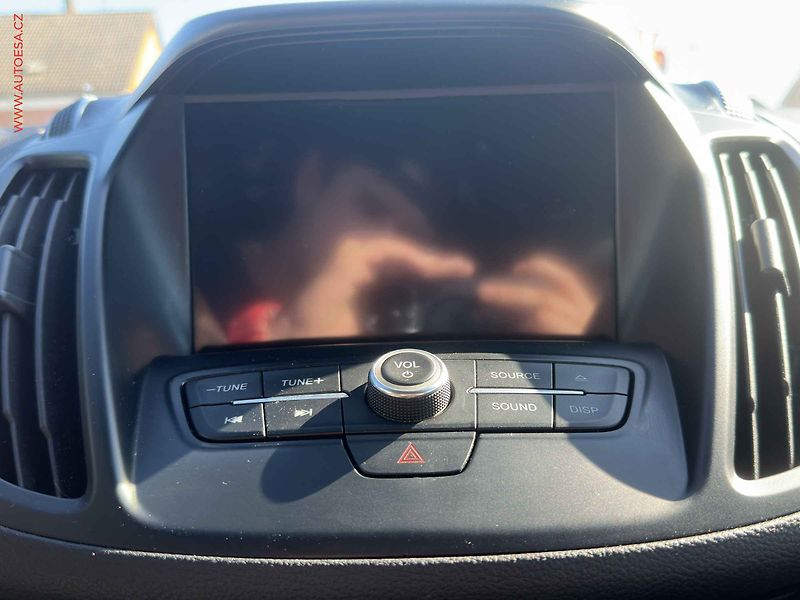 Ford Kuga (2019) 1.5EB, AC, park.čidla - fotka 14 z 22