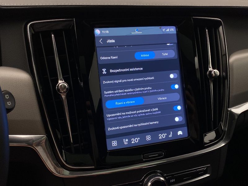 Volvo V90 T6 AWD RECHARGE DARK PLUS AUT - fotka 50 z 62